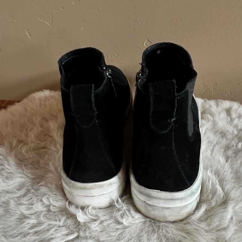Blondo gently loved black “suede” 8.5M - Picture 2 of 8